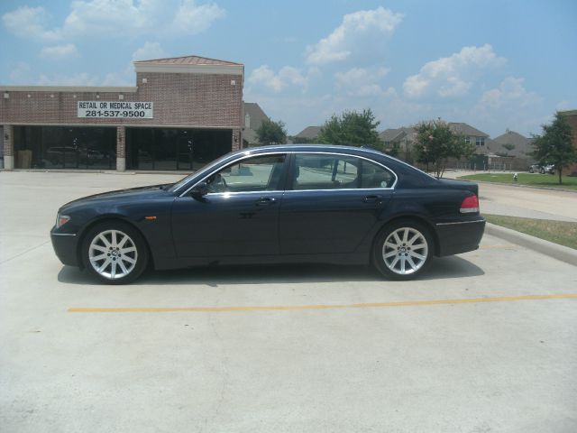 BMW 7 series 2003 photo 2