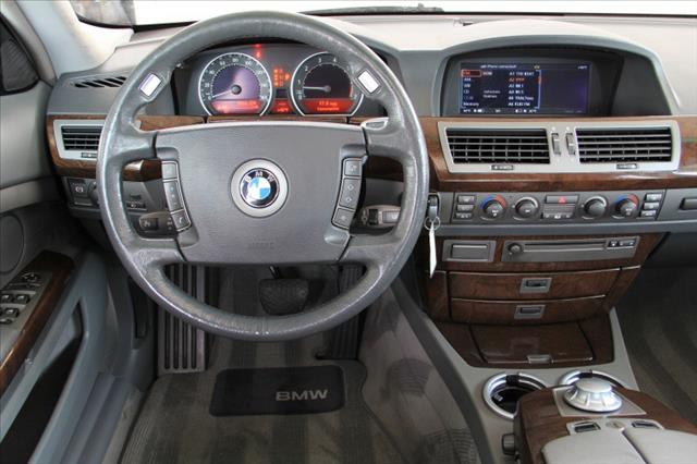 BMW 7 series 2003 photo 9