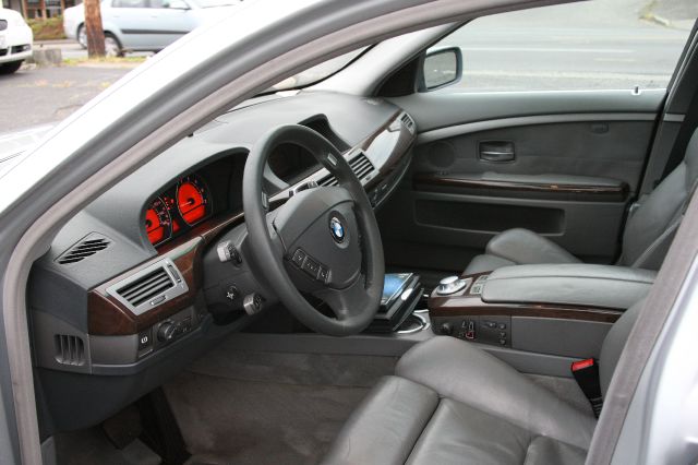 BMW 7 series 2003 photo 9