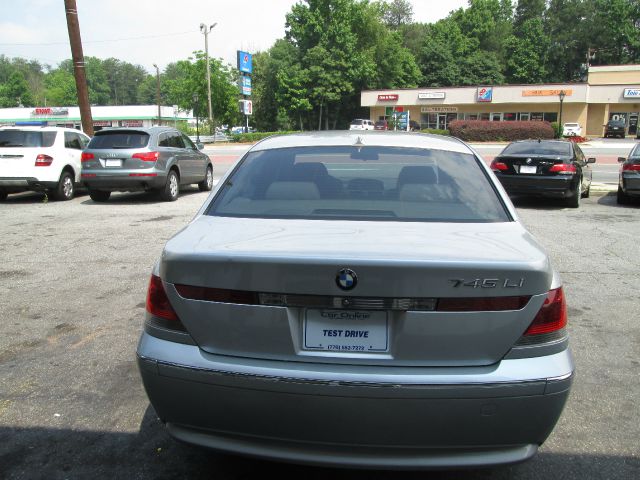 BMW 7 series 2003 photo 2
