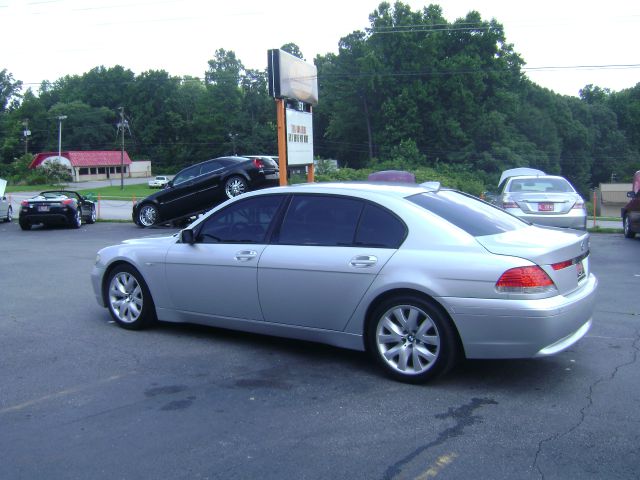 BMW 7 series 2003 photo 2