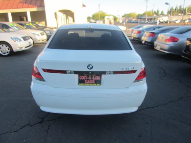 BMW 7 series 2005 photo 2