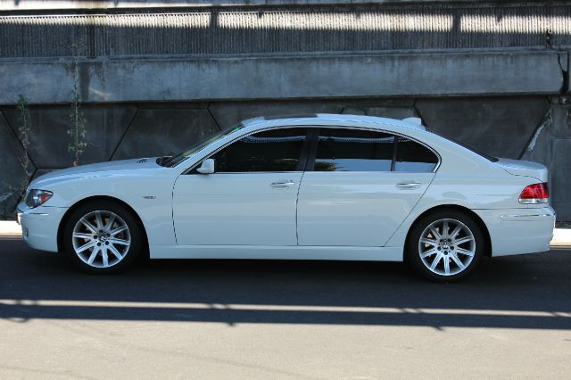 BMW 7 series 2006 photo 2