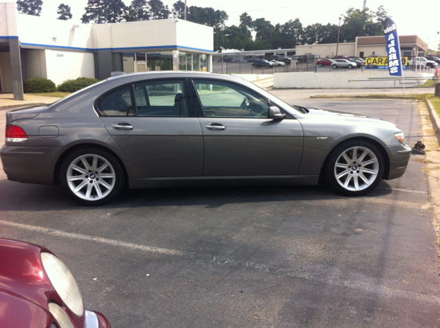 BMW 7 series 2006 photo 1