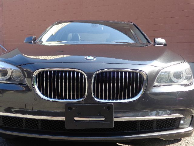 BMW 7 series 2009 photo 4