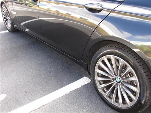 BMW 7 series 2009 photo 2