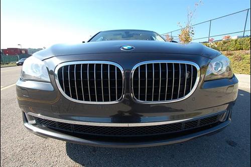 BMW 7 series 2009 photo 1