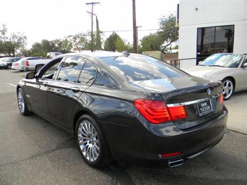 BMW 7 series 2009 photo 1