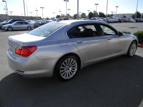 BMW 7 series 2009 photo 3