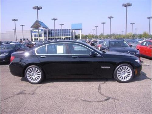 BMW 7 series 2009 photo 2