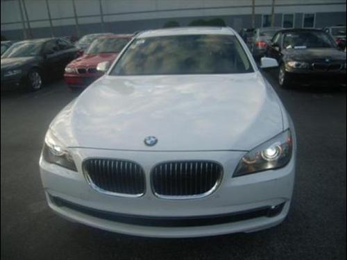 BMW 7 series 2009 photo 1