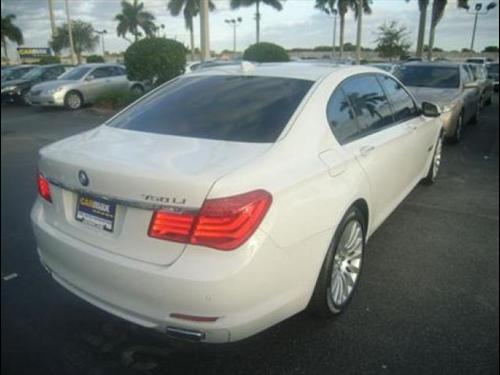 BMW 7 series 2009 photo 4