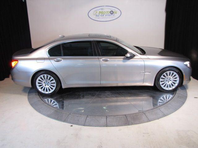 BMW 7 series 2009 photo 2