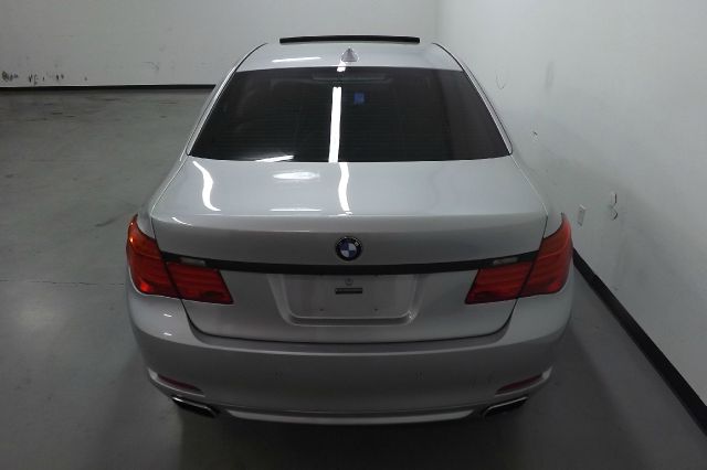 BMW 7 series 2009 photo 4