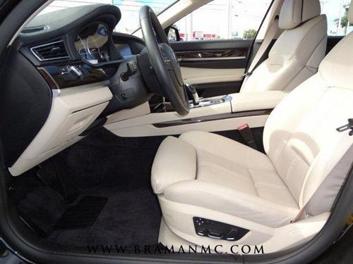BMW 7 series 2009 photo 2