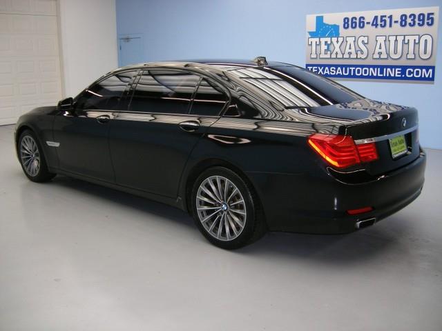 BMW 7 series 2009 photo 1