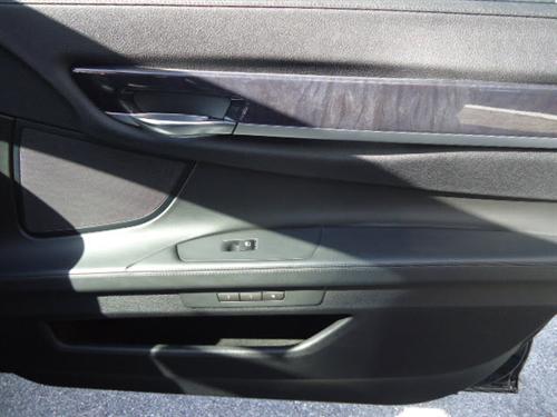 BMW 7 series 2009 photo 1