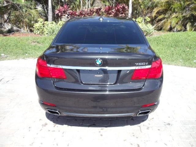 BMW 7 series 2009 photo 4