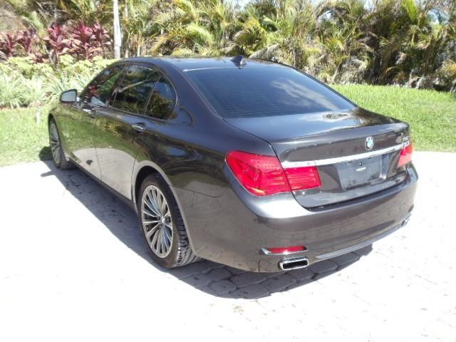 BMW 7 series 2009 photo 5