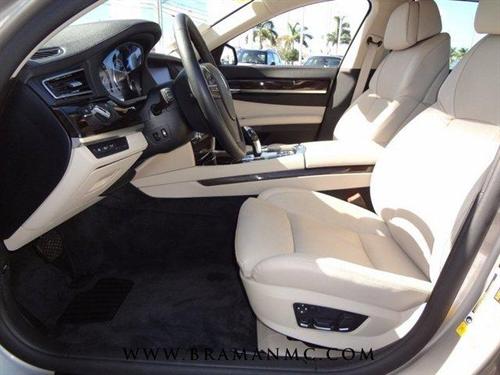 BMW 7 series 2009 photo 1
