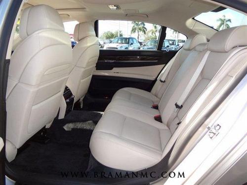 BMW 7 series 2009 photo 2