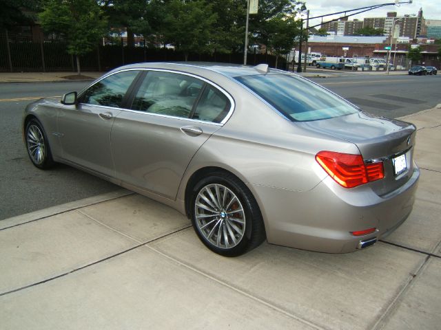 BMW 7 series 2009 photo 0