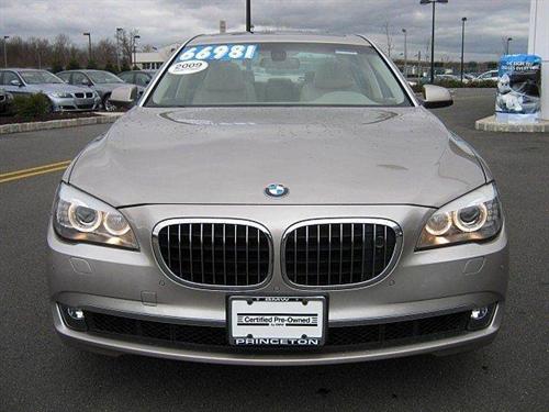 BMW 7 series 2009 photo 1