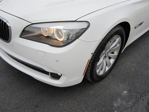 BMW 7 series 2009 photo 1