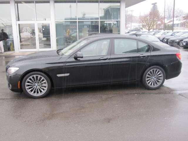 BMW 7 series 2009 photo 2