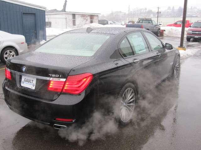 BMW 7 series 2009 photo 4
