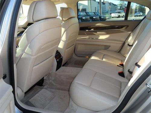BMW 7 series 2009 photo 3