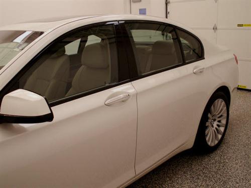 BMW 7 series 2009 photo 1