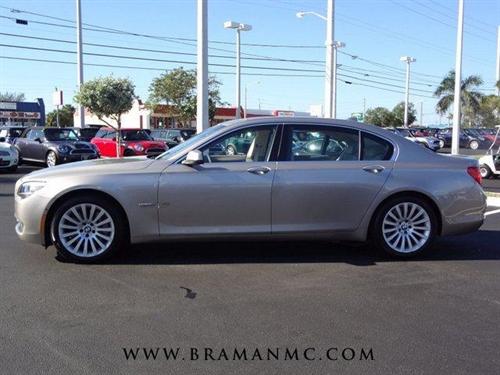 BMW 7 series 2009 photo 1