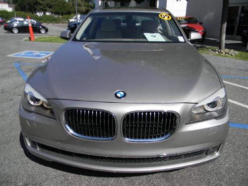BMW 7 series 2009 photo 2