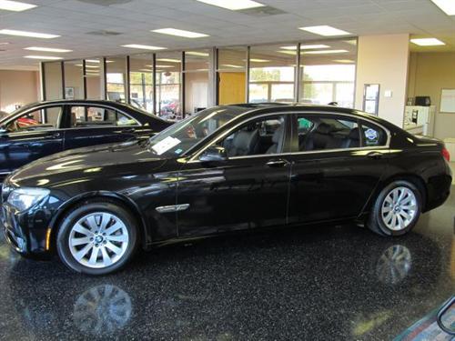BMW 7 series 2009 photo 2
