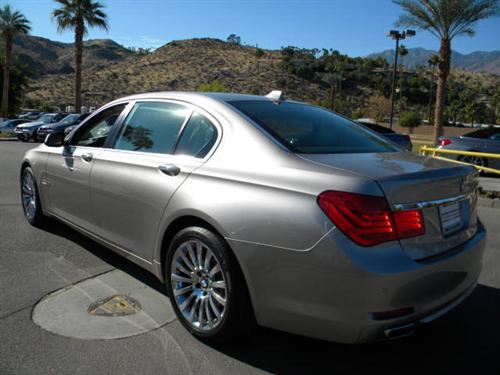 BMW 7 series 2009 photo 2