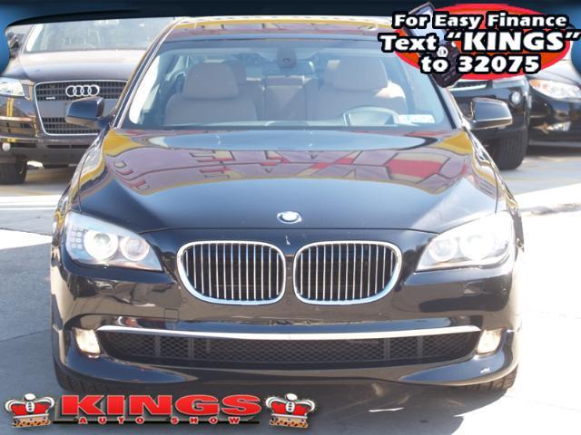 BMW 7 series 2009 photo 1