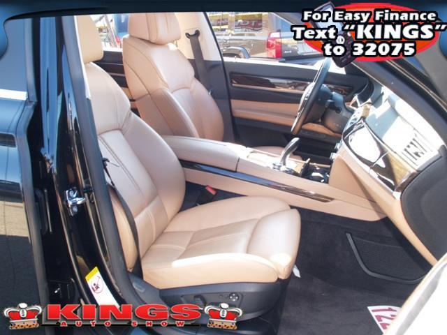 BMW 7 series 2009 photo 3