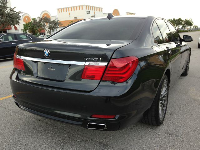 BMW 7 series 2009 photo 1