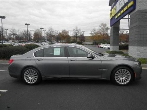 BMW 7 series 2009 photo 3