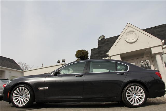 BMW 7 series 2009 photo 4