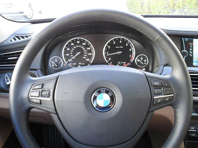 BMW 7 series 2009 photo 2
