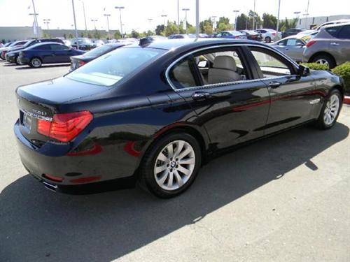 BMW 7 series 2010 photo 3