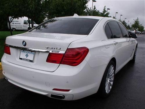 BMW 7 series 2010 photo 1