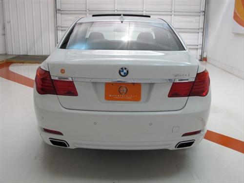 BMW 7 series 2010 photo 1