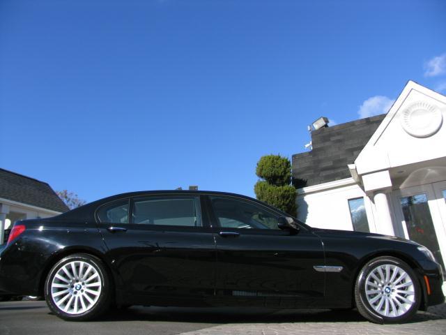BMW 7 series 2010 photo 5