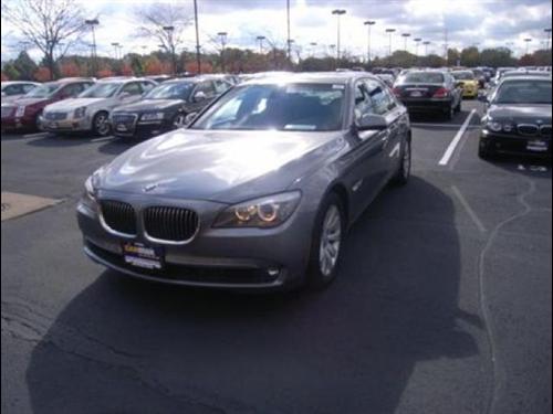 BMW 7 series 2010 photo 2