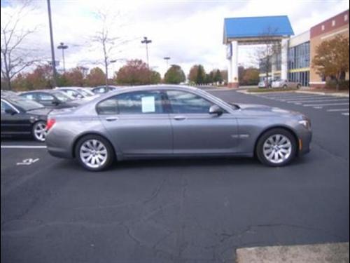 BMW 7 series 2010 photo 3
