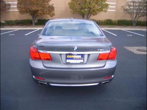 BMW 7 series 2010 photo 5