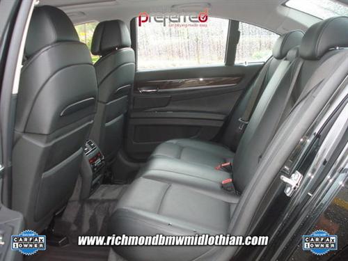 BMW 7 series 2010 photo 2